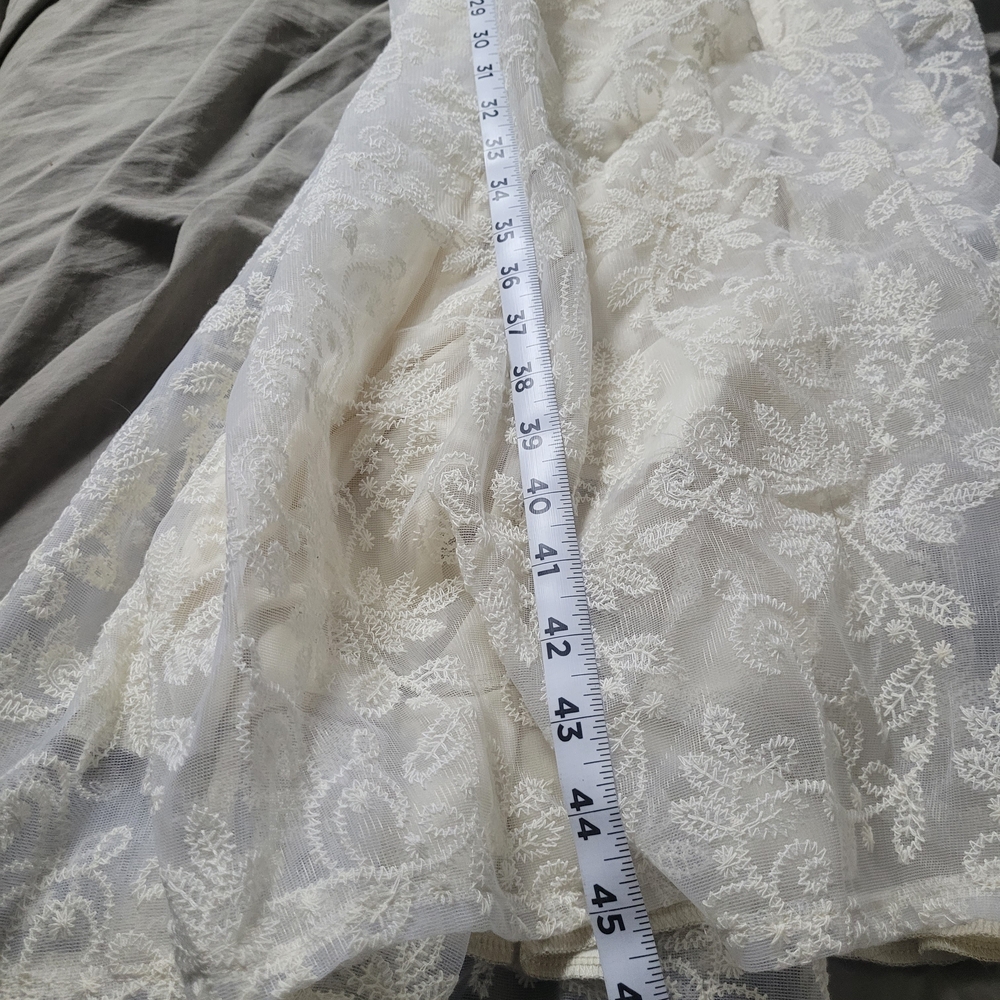 Ivory Lace Wedding Dress - Picture 9 of 13